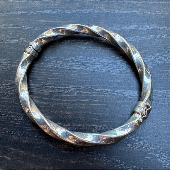 Vintage MILOR 925 Sterling Silver Twisted Bangle Bracelet Hinged Oval Italy - Picture 1 of 10